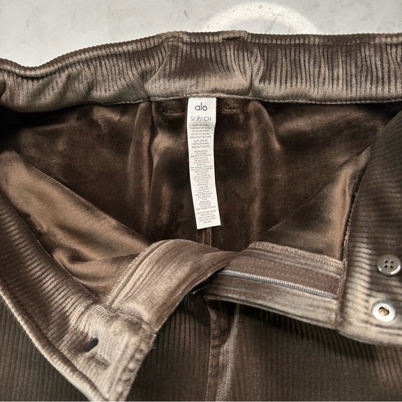 Alo Yoga Ribbed Velour Baller Mini Skirt - Macchiato - Picture 4 of 5